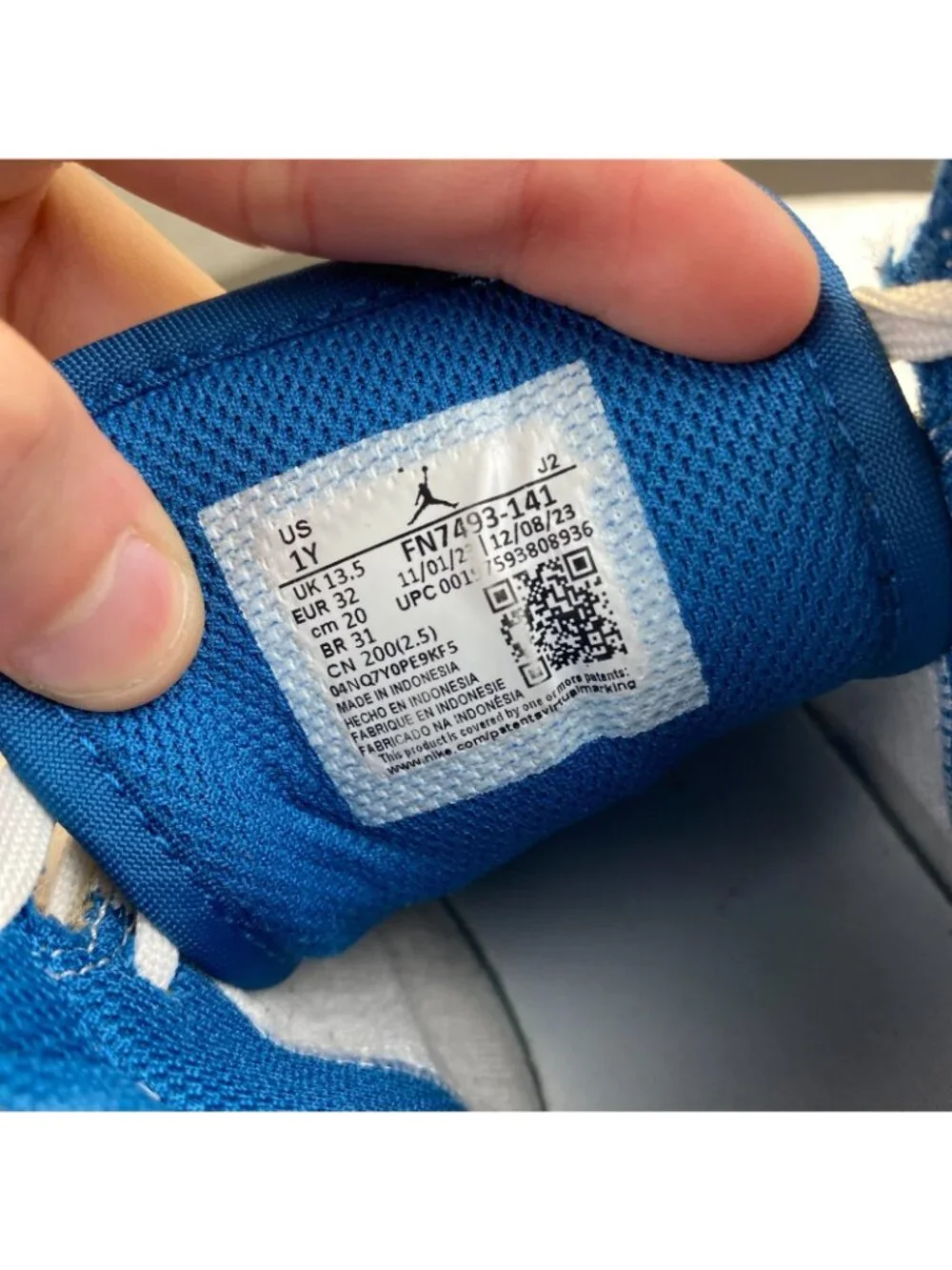 Air Jordan 1 Mid SE Industrial Blue GS FN7493-141 White / Sail/Blue Size 1Y